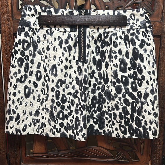 Tracy Reese New York Snow Leopard-Print Pleated Mini Skirt - Picture 5 of 8